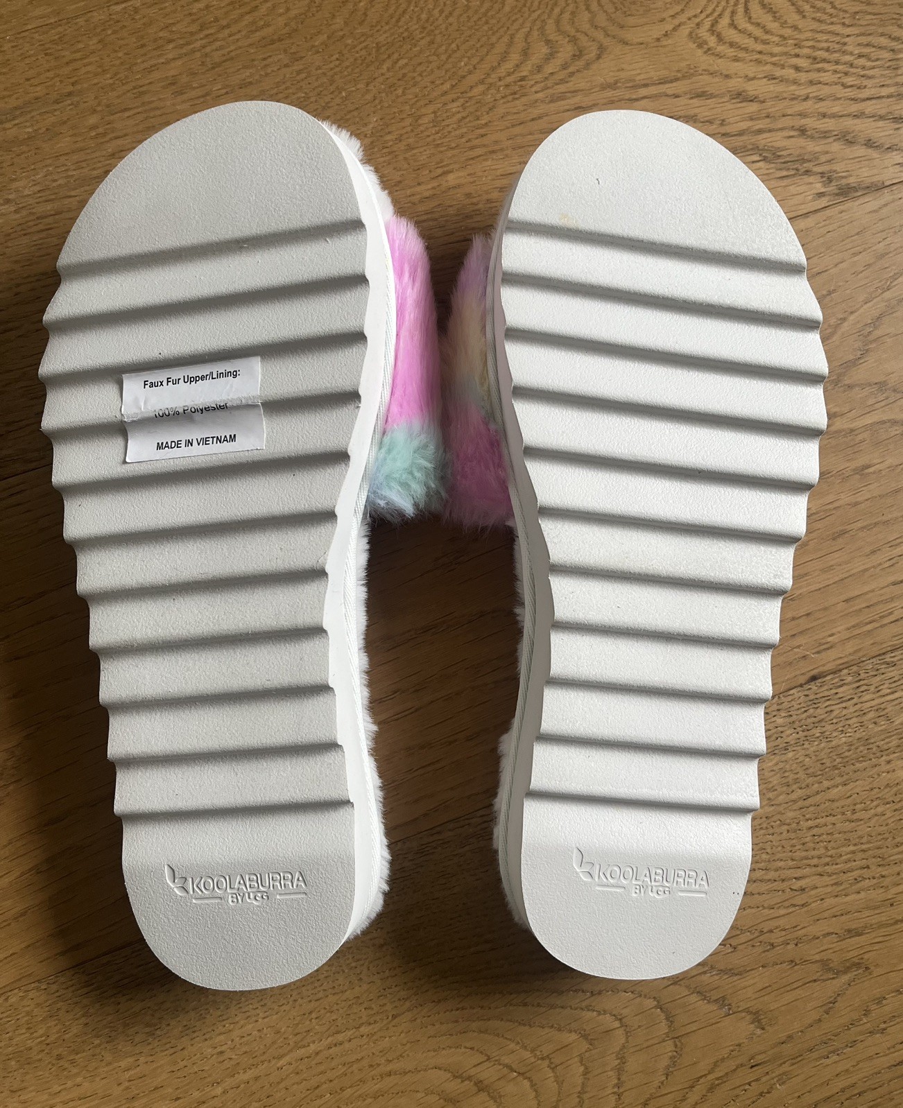 Kookaburra UGG Slides Slippers White Pastel Rainbow Colors Women’s 9