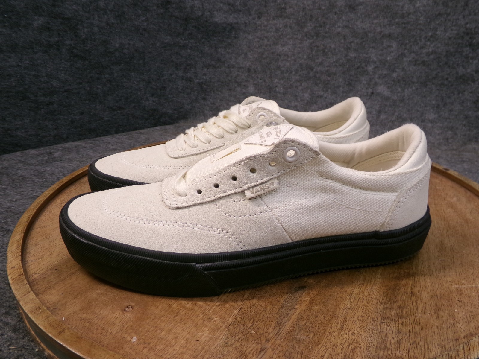 Vans Gilbert Crockett Pro Mens 5.5 / Womens 7 Antique White/Black VN0A5JIF86H