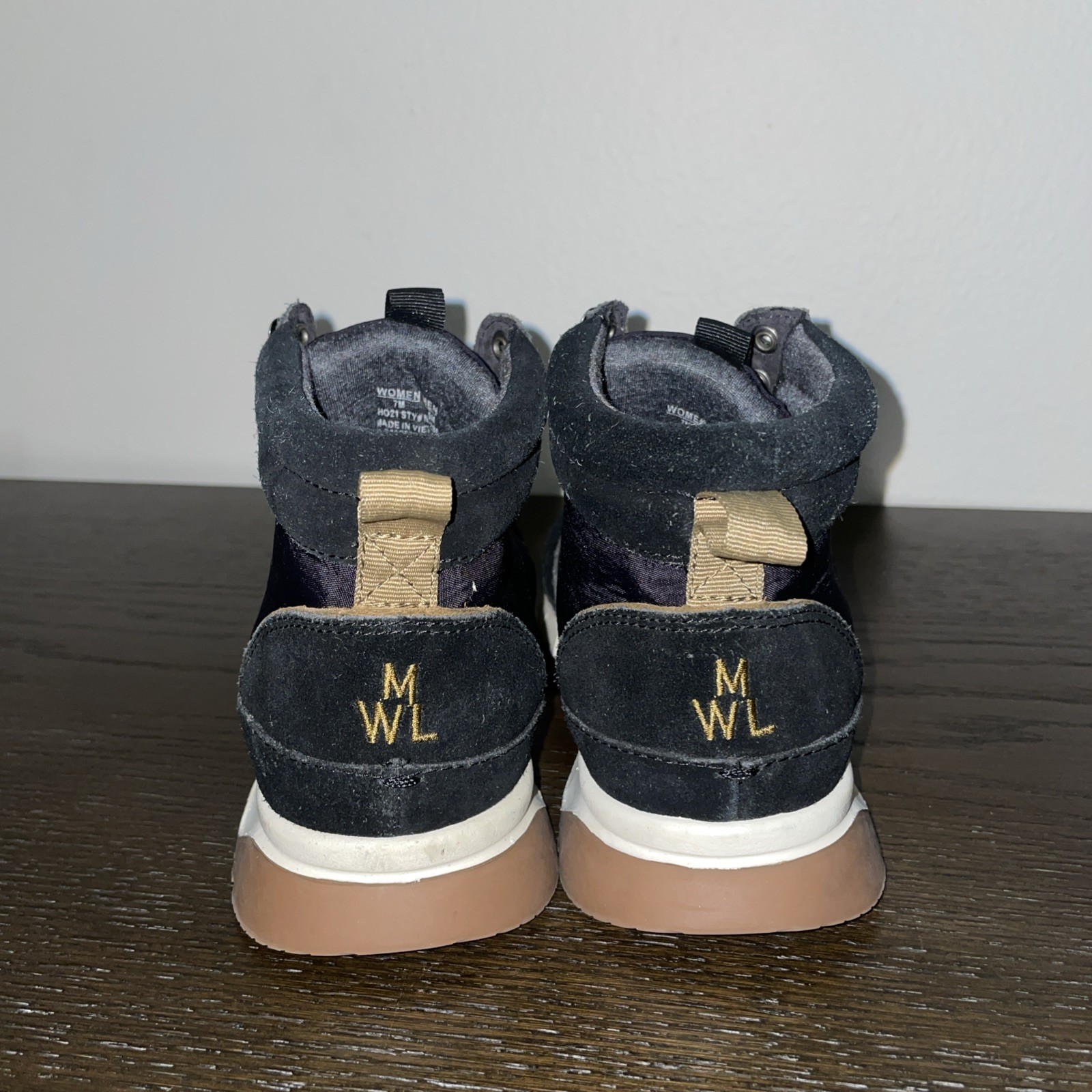 Madewell Sneaker Boot womens 7 Black Lace Up Nylon and Suede Water Resistant *