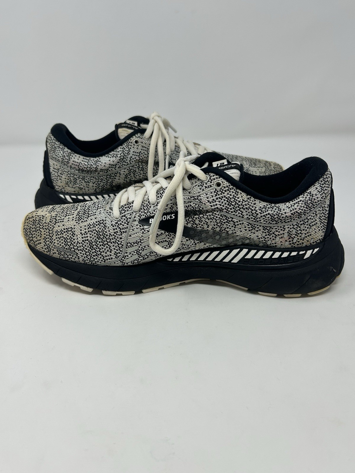 Brooks Adrenaline GTS 21 Black/Gray/White – 120329-1B-135, Size 9