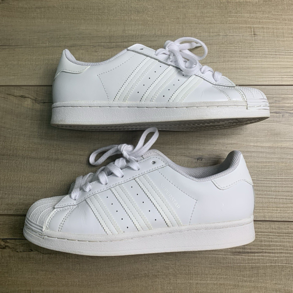 adidas Superstar W Triple White Leather Low Top Sneakers FV3285