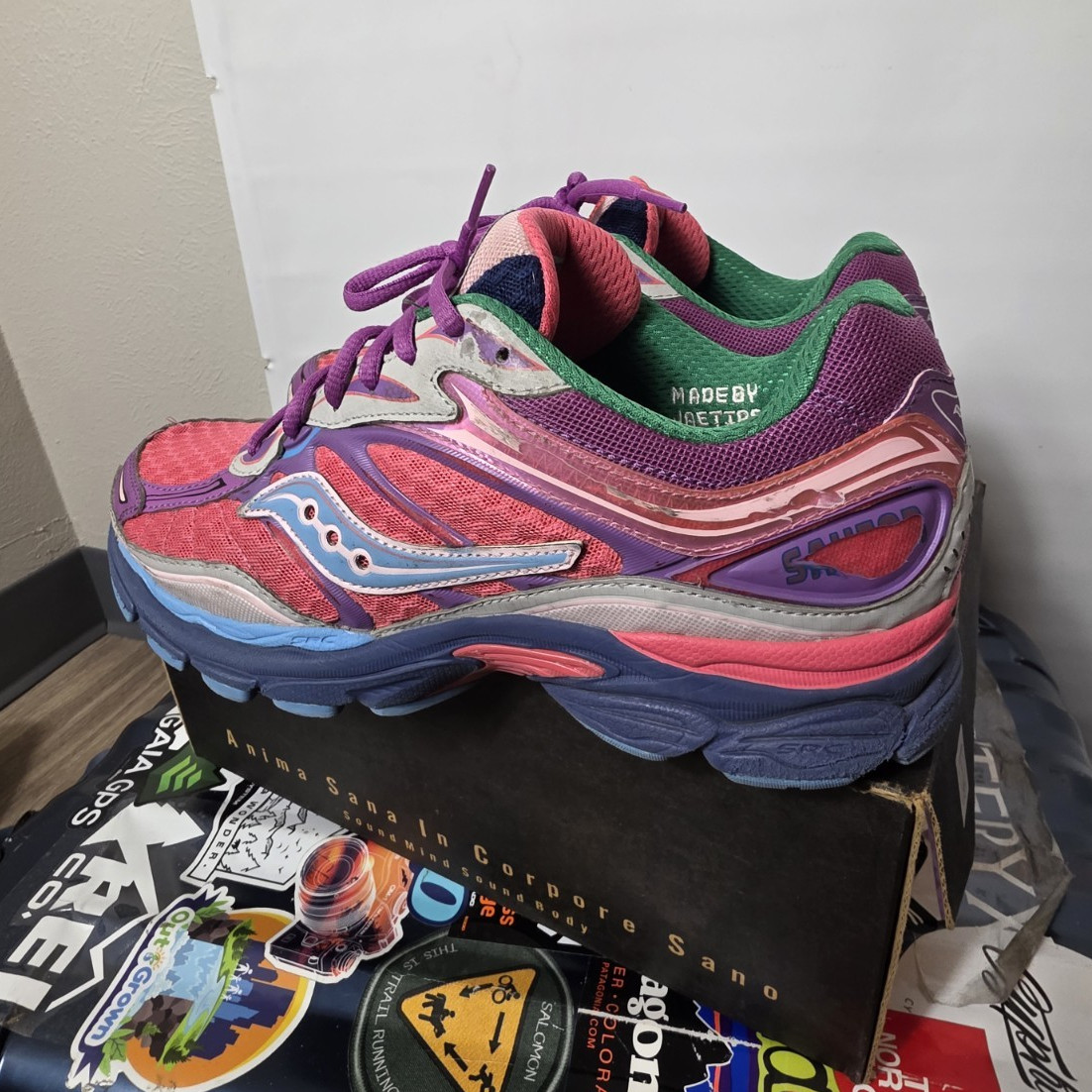 Saucony ProGrid Omni 9 Jae Tips B Boy Colorblock Running Sneakers Pink/Purple