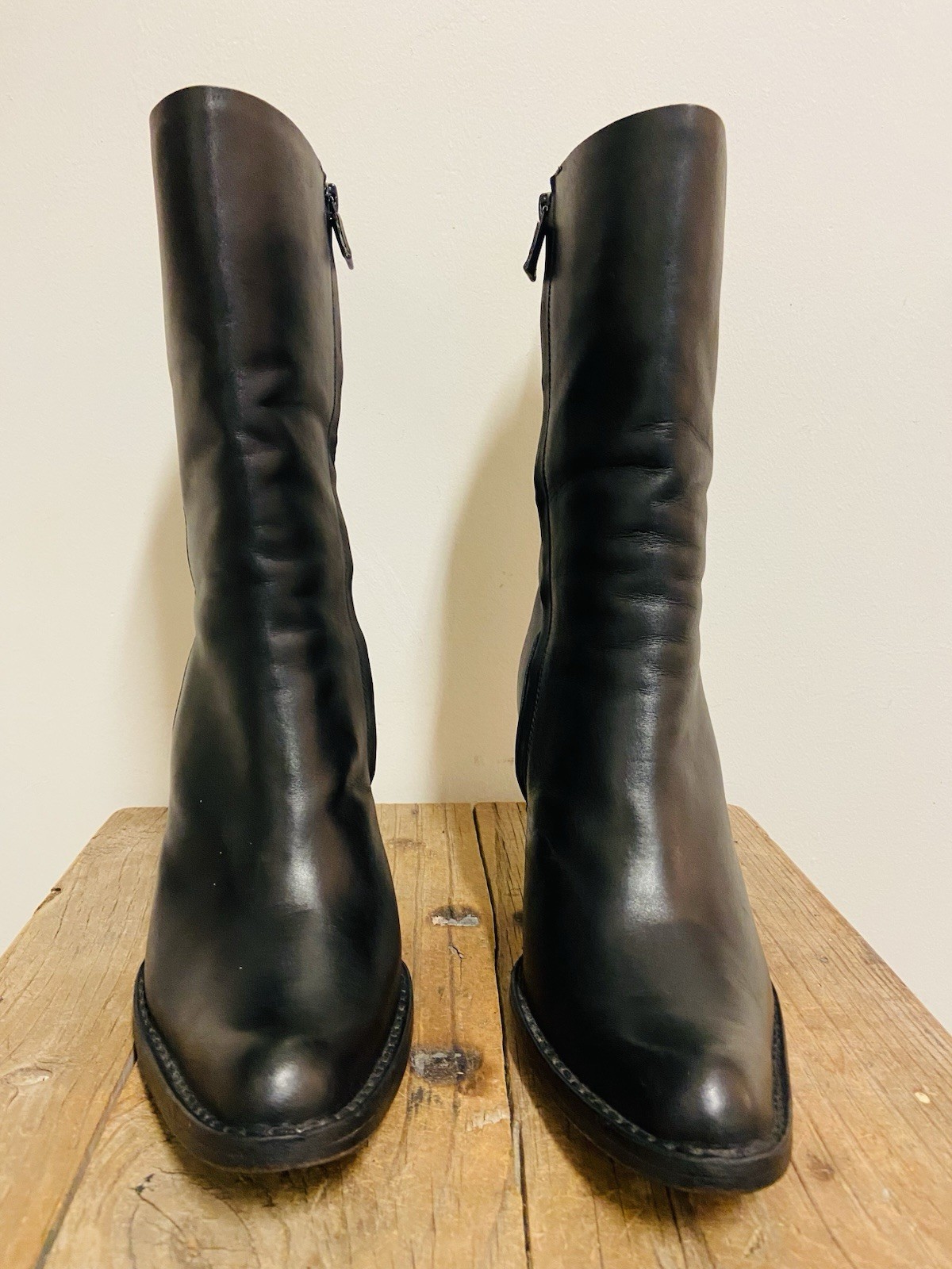 COSTUME NATIONAL Black Heeled 100% Leather Ankle Boots Ladies SZ 41 AUS 10