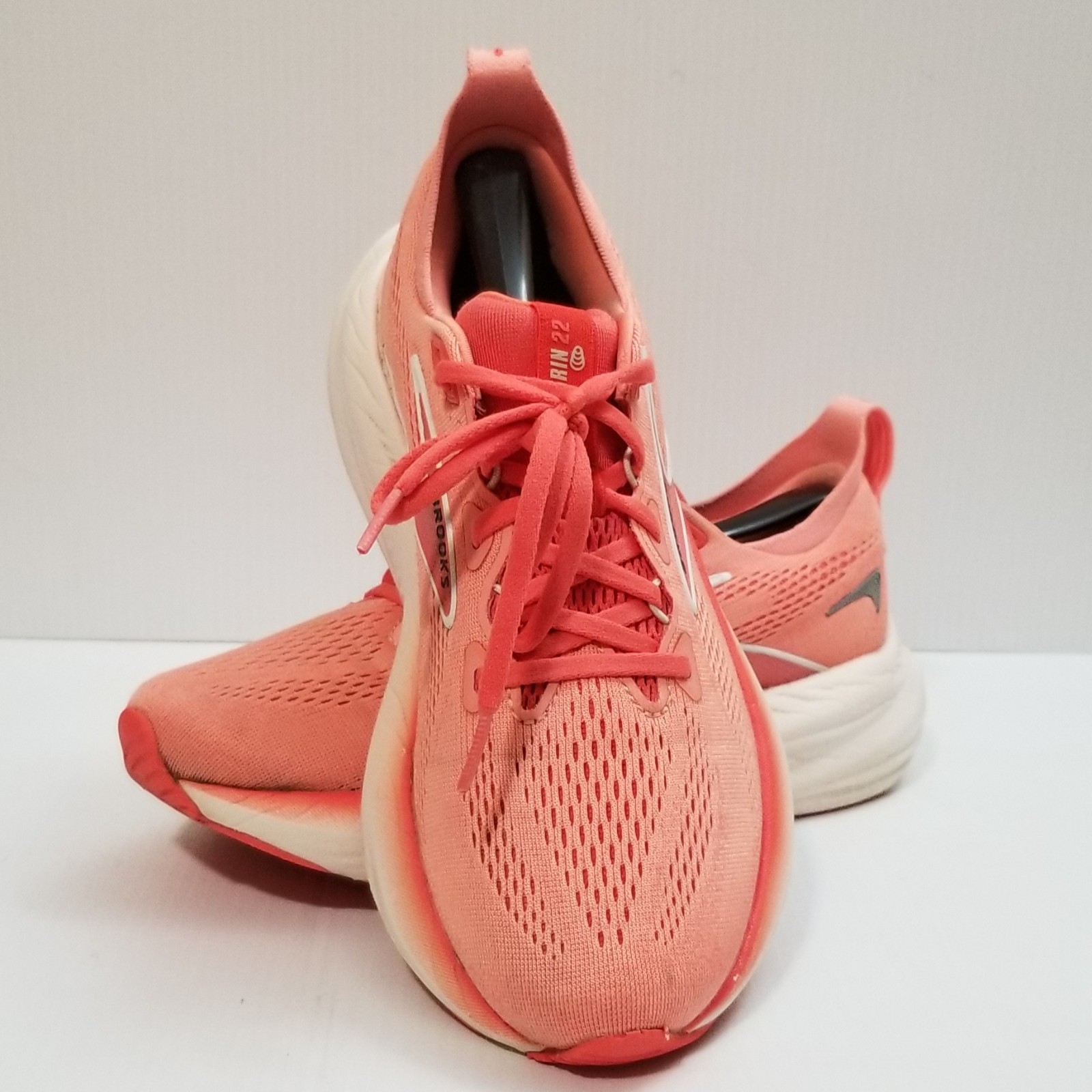 Brooks Women’s Glycerin 22 Size 7.5B 1204341B625 Desert Flower/Hot Coral Sneaker