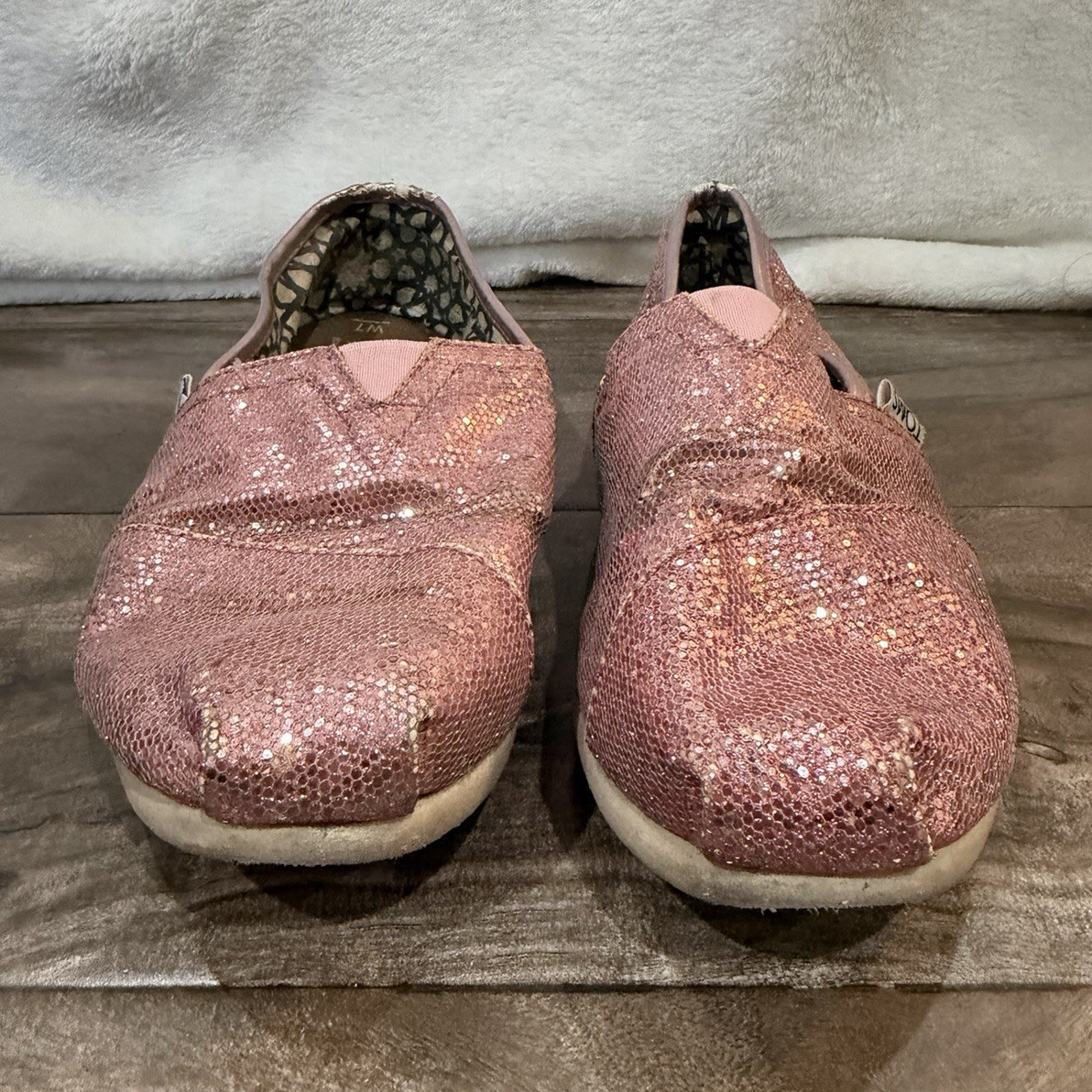 TOMS Women’s Pink Glitter Round Toe Synthetic Slip On Flats Size 7