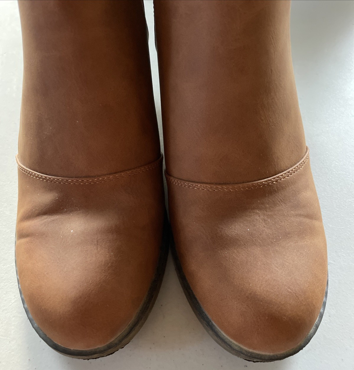 VEPOSE NEW YORK Women’s Brown Pull-On Wedge Round Toe Ankle Boots Size: 8M