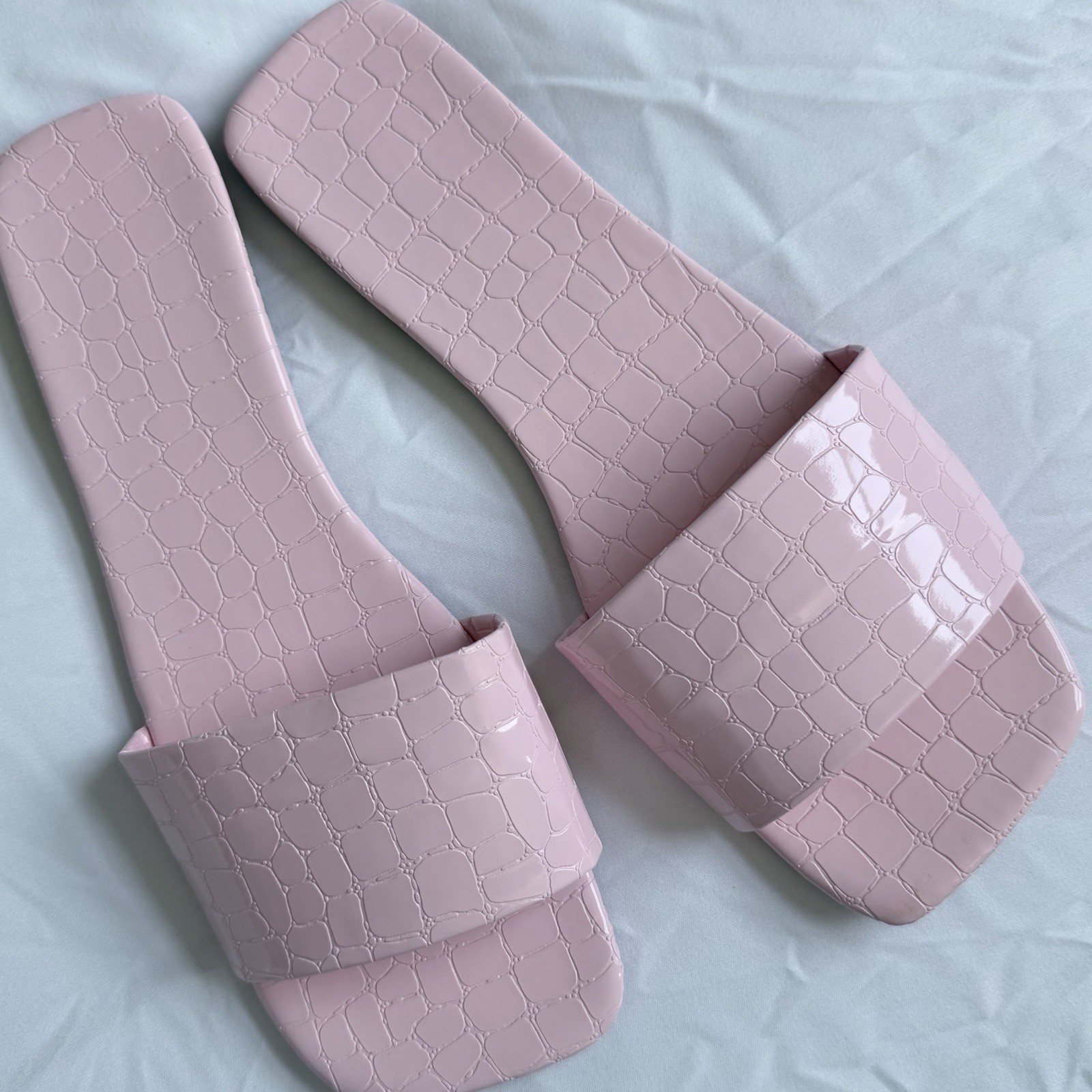 Baby Pink Croc-Embossed Glossy Slip On Square Peep Toe Size 9 Cute Slide Sandals