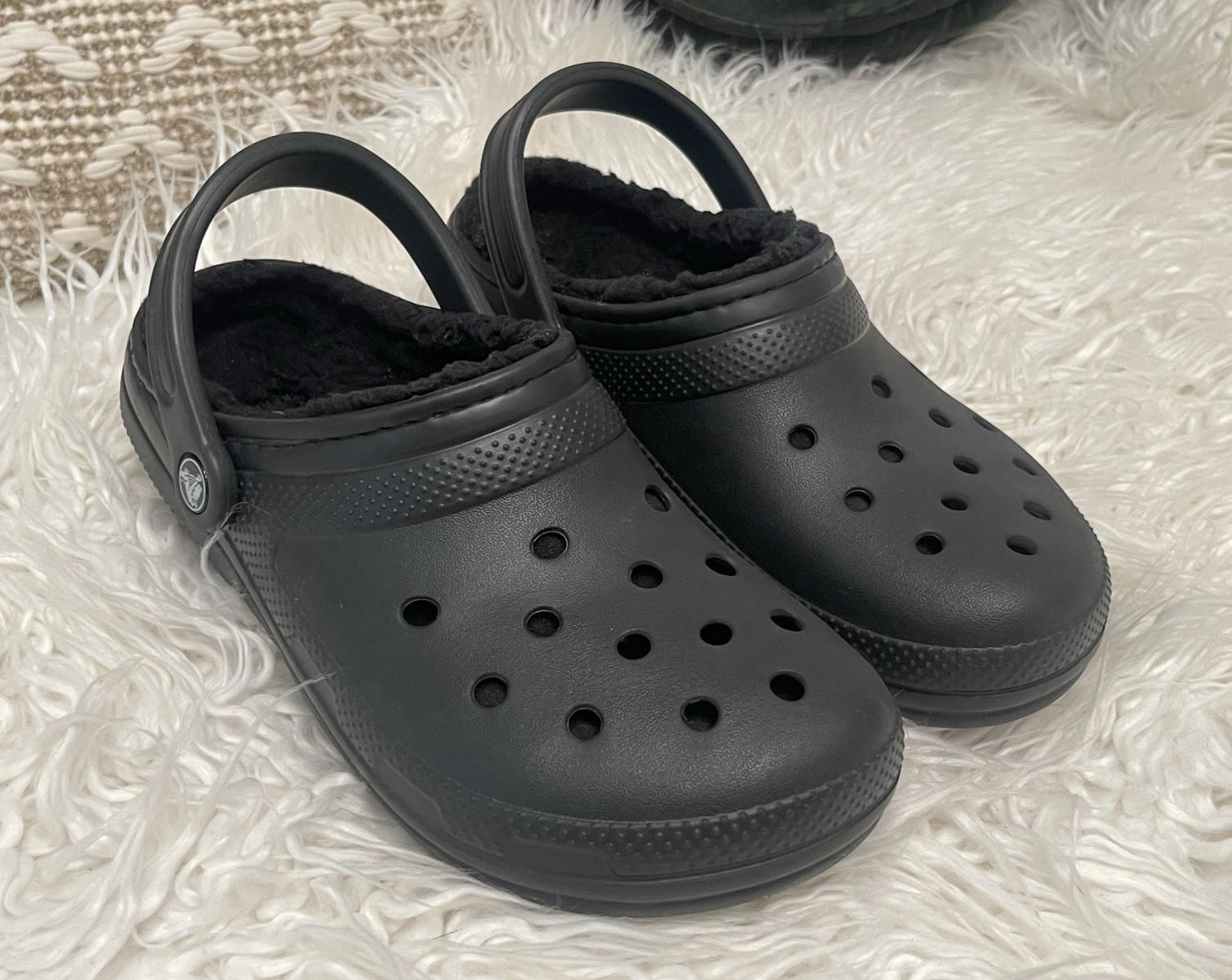 Crocs Classic Lined Clog Black Faux Fur Lined Slip-On Unisex Women US 8 Men US 6