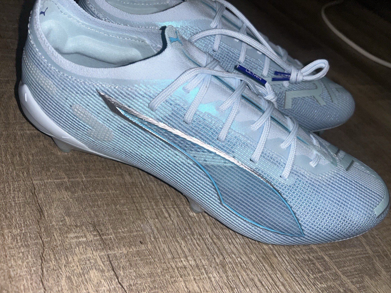 Puma Ultra 5 Ultimate FG ‘Light Up Pack’ Icy Blue Aqua 108639-01 Womens Size 11
