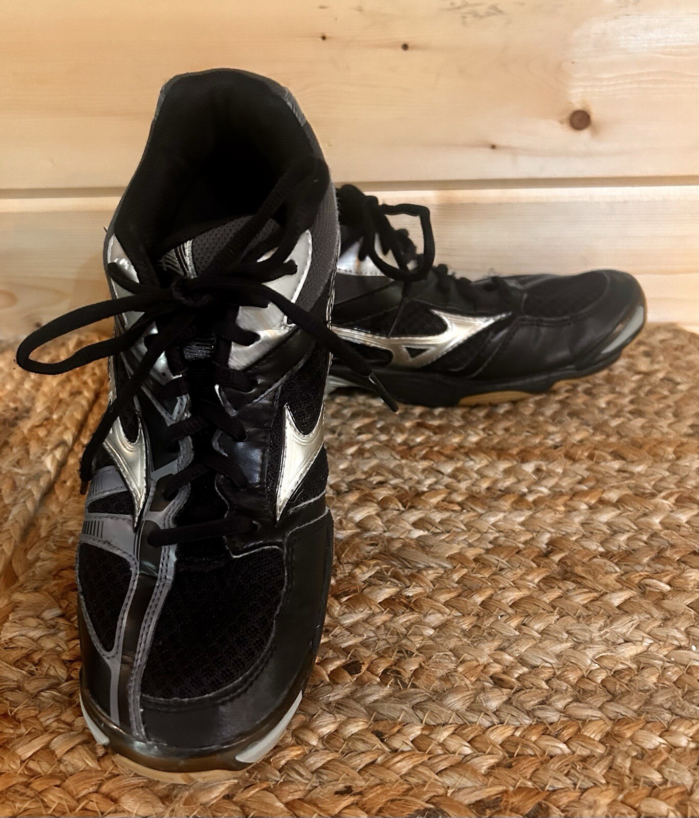 Mizuno Womens Wave Bolt 6 430224 9073 Black Running Shoes Sneakers Size 9