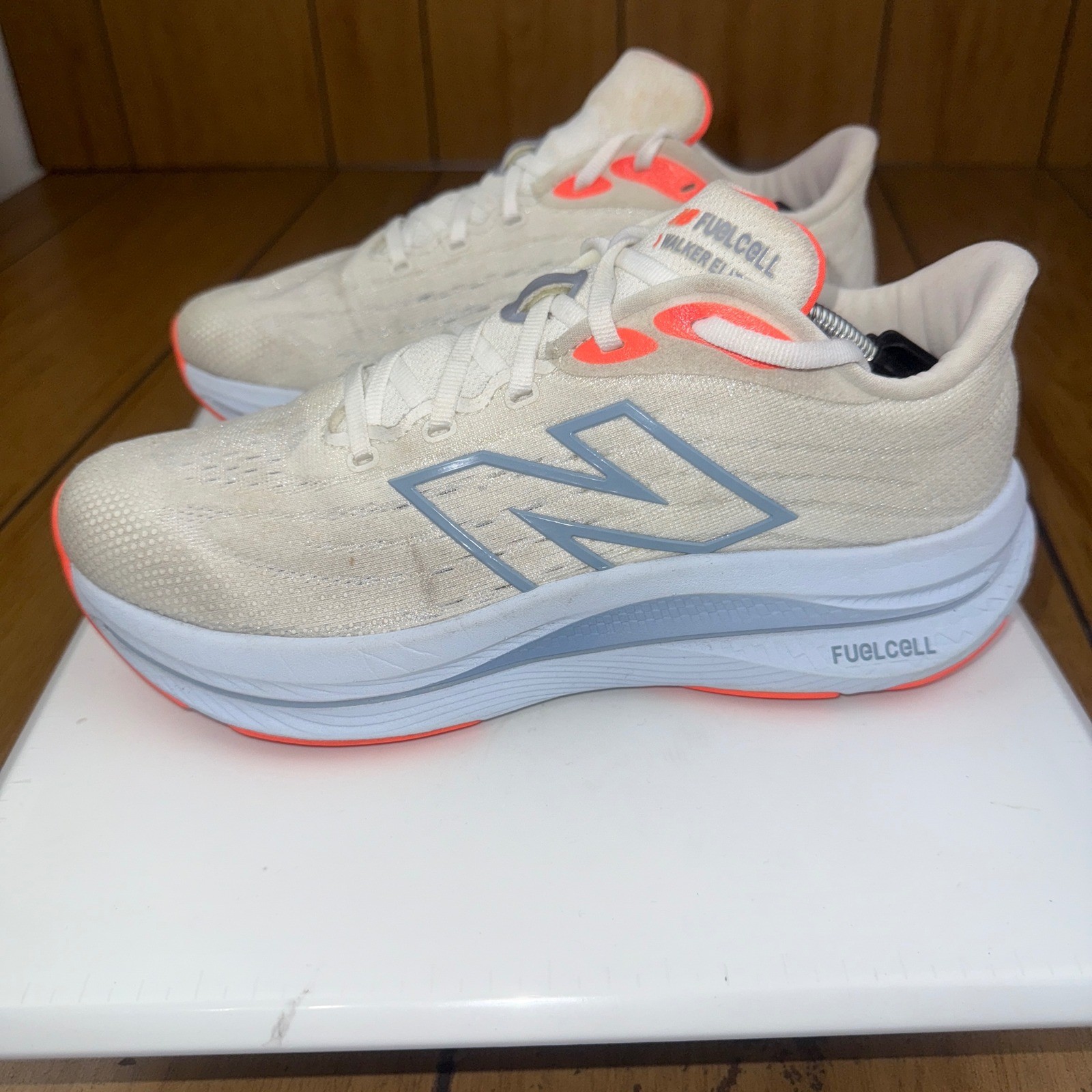 New Balance FuelCell Walker Elite White Coral Athletic Shoes Womens Size 7.5