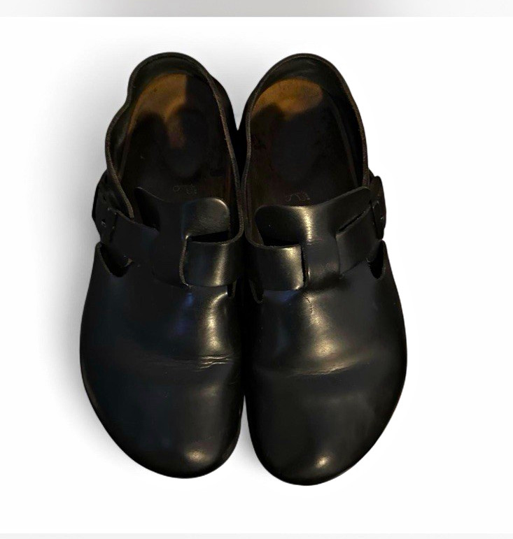 Birkenstock women’s 39 shoes with buckle Size 8