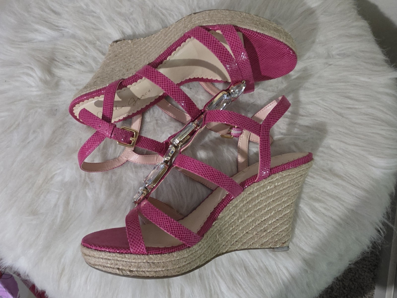 EUC Amelia Grace Fuschia AG Rachel Jeweled Strappy Wedge Sandals Size 6 W/ Box