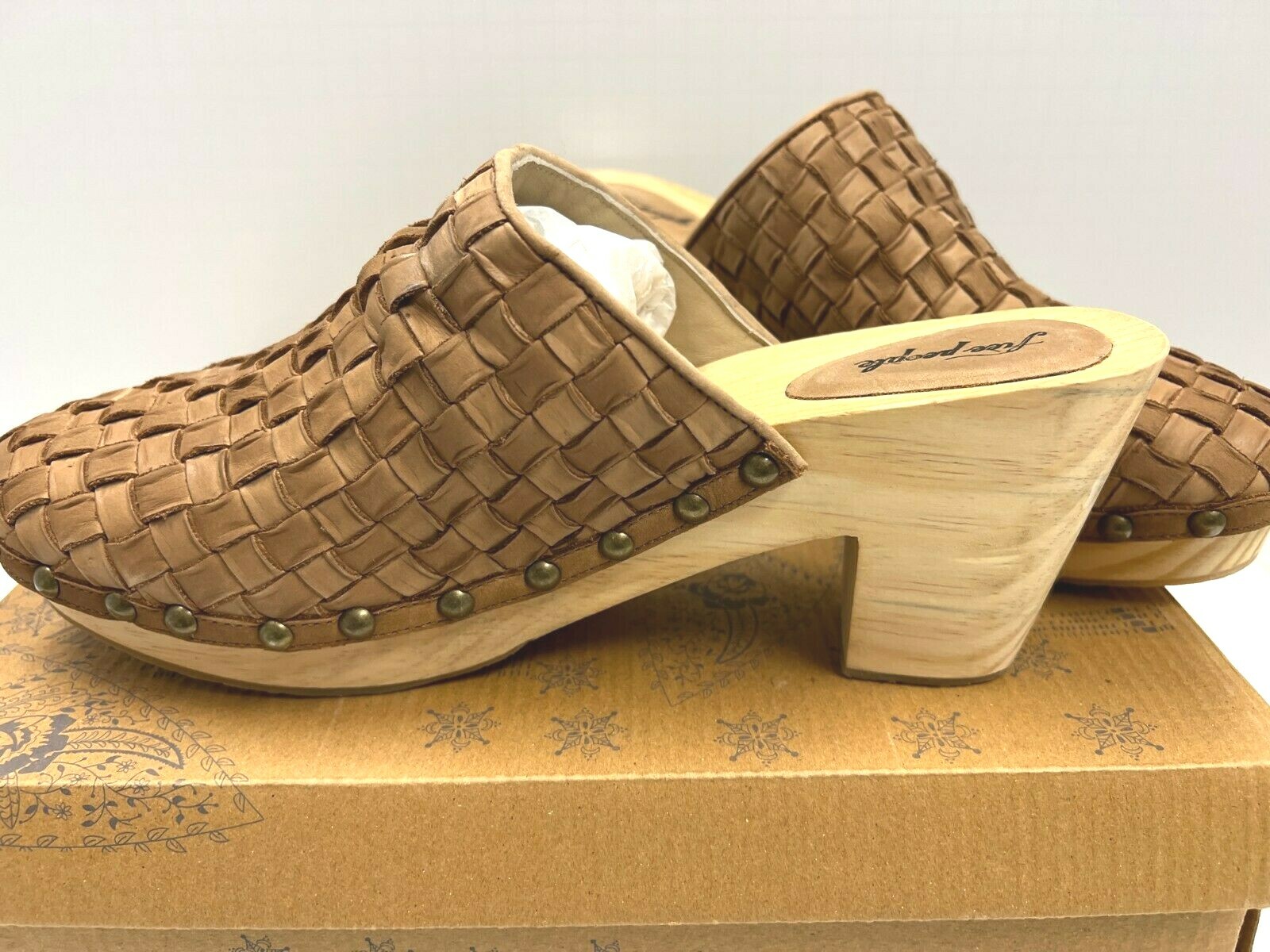 $160 Free People Adelaide Clog NIB Taupe Tan Sizes 6,7,8,9,10 (36-40 EU) 3″ Heel