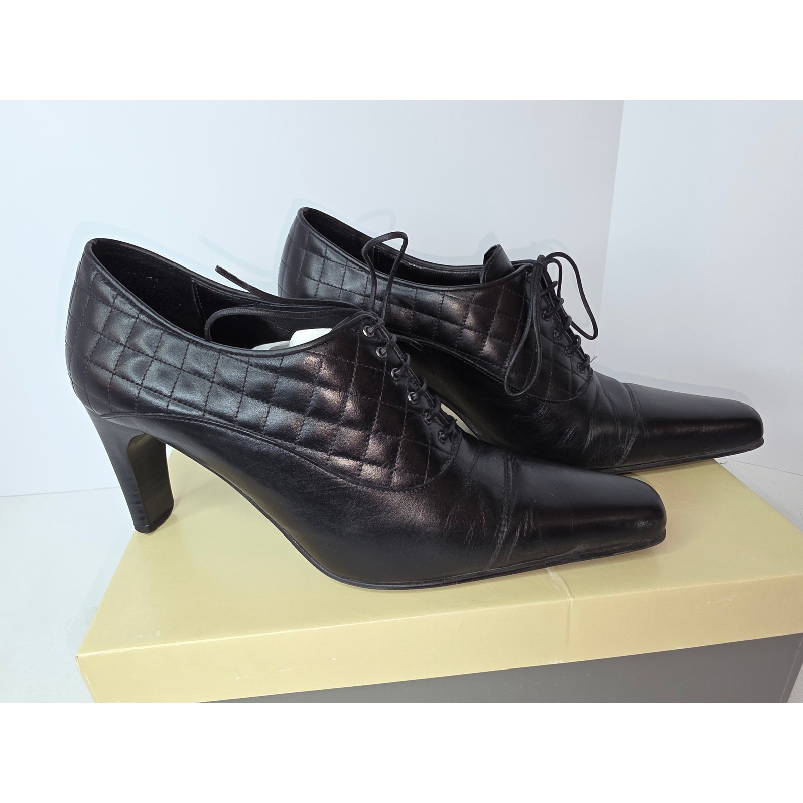 Casual Corner Black Leather Quilted Lace Up Oxford Heels Made in Italy 7M366