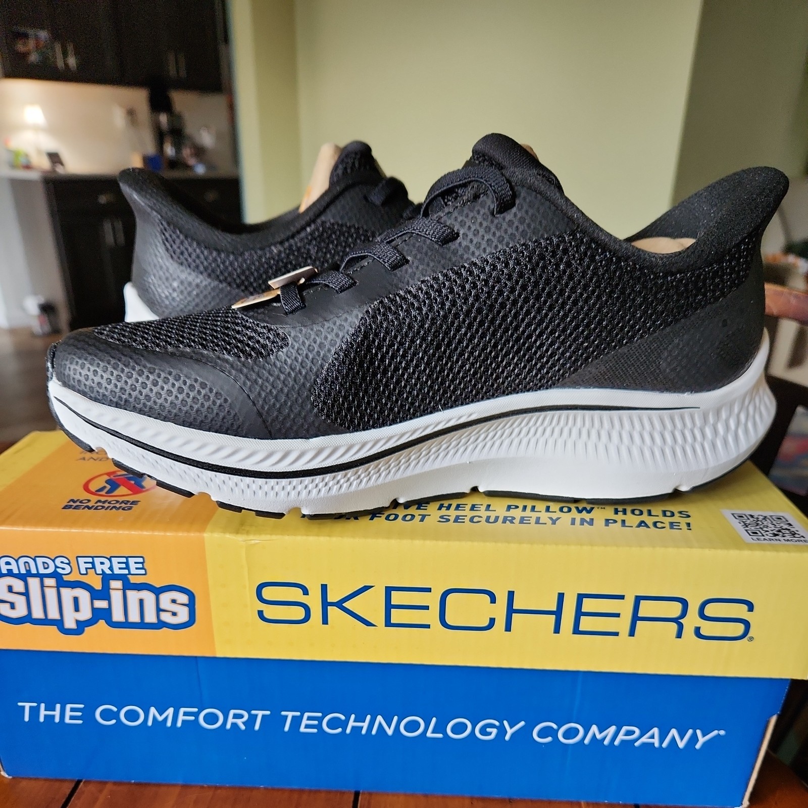 Skechers Slip-ins GO RUN Consistent 2.0 Women’s Size 7 Brand New