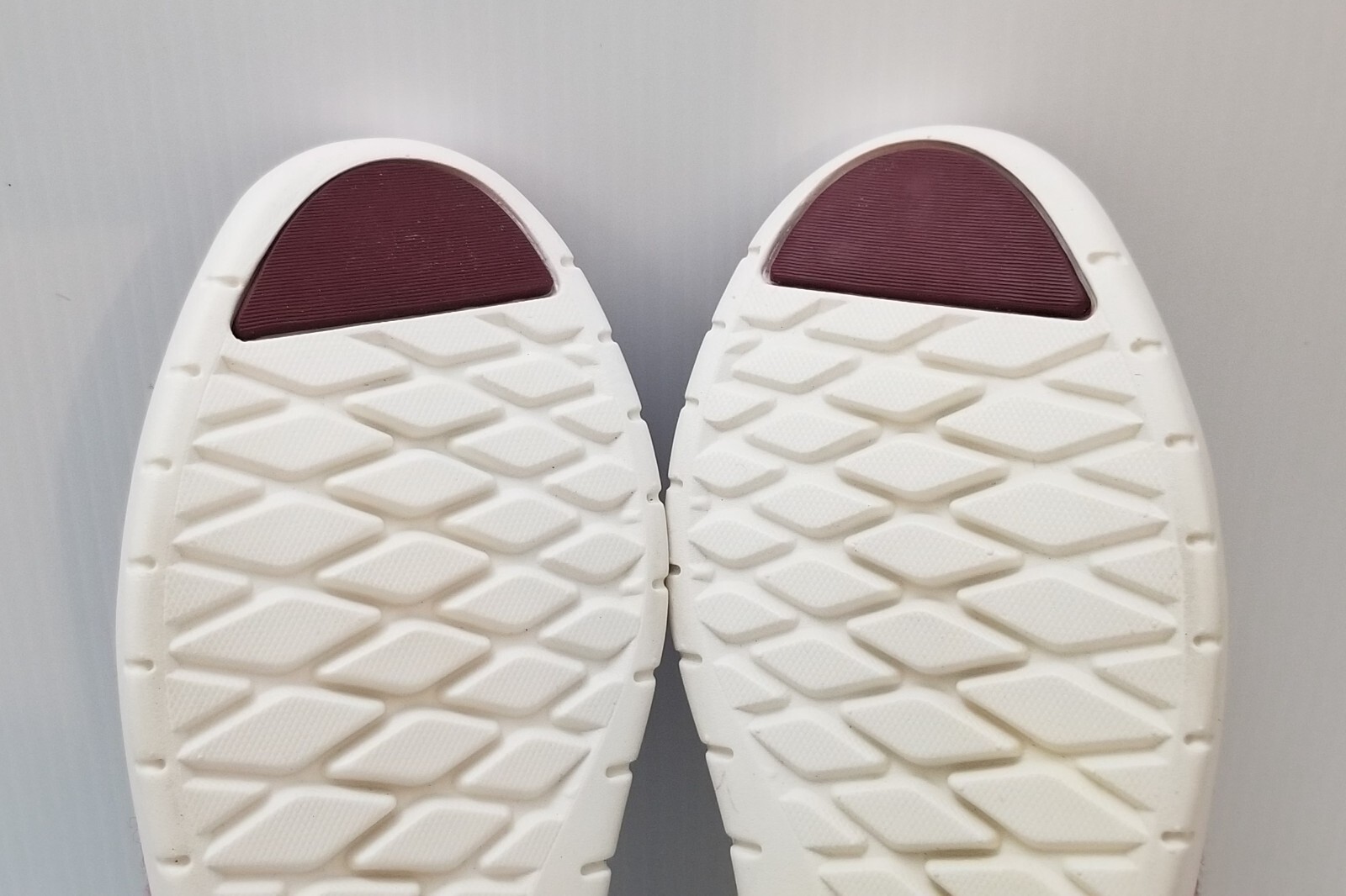 Lands End Womens 501815 Lightweight Comfort Wool Slip On Shoe Deep Claret 6D EUC