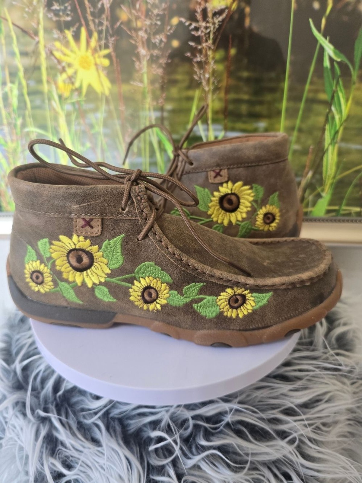 Twisted X Sunflower Embroidered Leather Chukka Boots Moc Toe Women’s 7.5