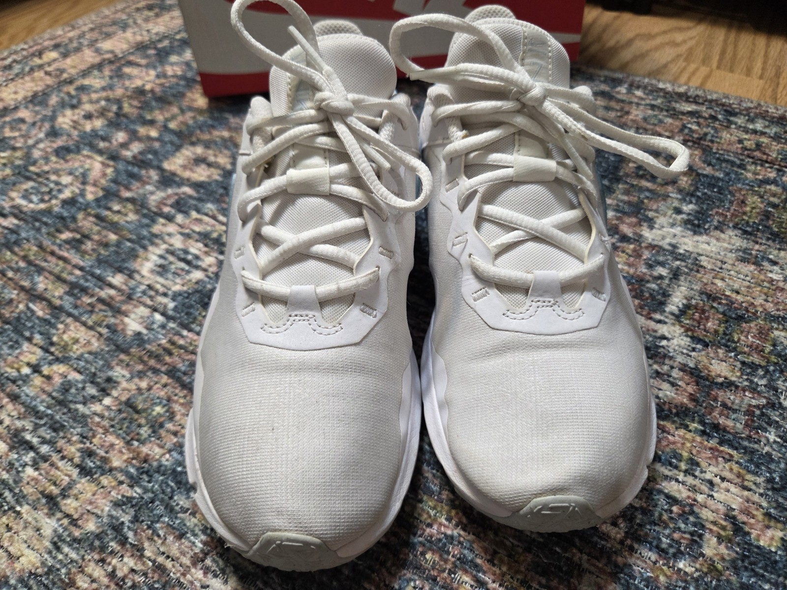 Nike Legend Essential 2 Women’s Training Shoes Size 7 White Blue CQ9545-101
