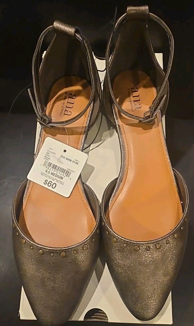A.n.a Ana Darell Women’s Bronze Pointed Closed Toe Ballet Flats 9.5M