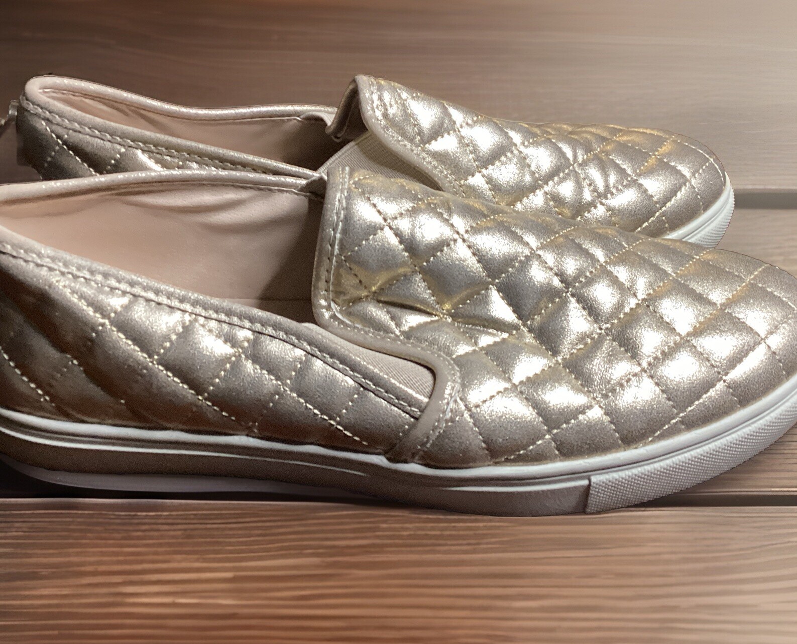 Steve Madden Women’s Size 9B ECENTRCQ Gold Faux Leather Slip On Shoes Sneakers