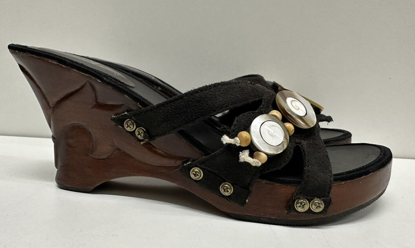 Bamboo54 Women sz 36 US 6.5 wedged slip on sandal leather insoles/textile upper