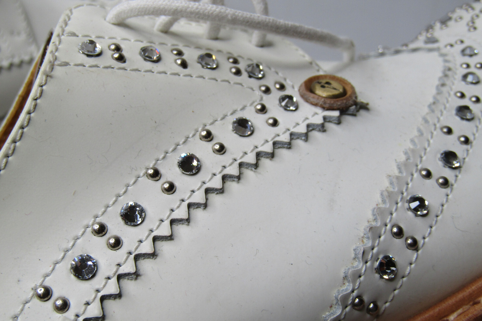 Womens Paciotti 308 Madison White Rhinestones Leather Oxford Wingtip Shoes Sz 35