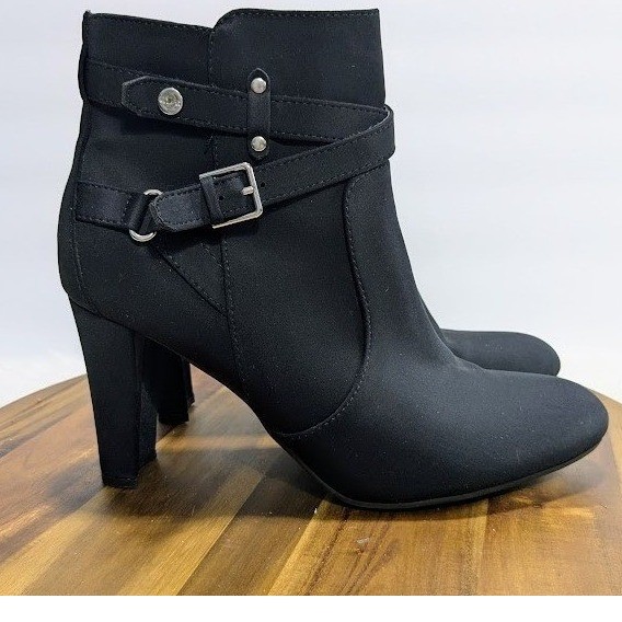 Unisa Womens Black Buckle Strap Block Heel Ankle Booties Size 8.5M Side Zip