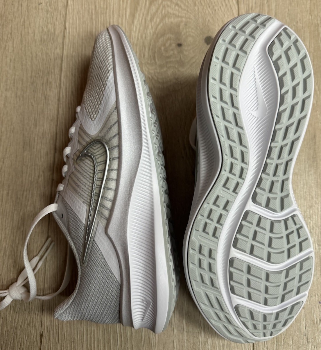 Nike Wmns Downshifter 11 White Metallic Silver US SZ 8.5 CW3413-100