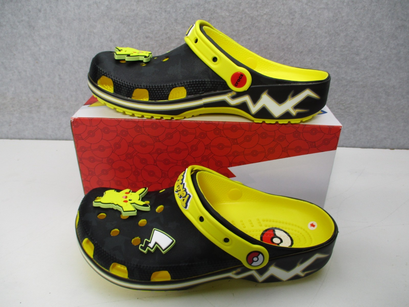Crocs Pokémon Pikachu Classic Clog Shoes Lemon Black Mens Sz 7 Womens Sz 9