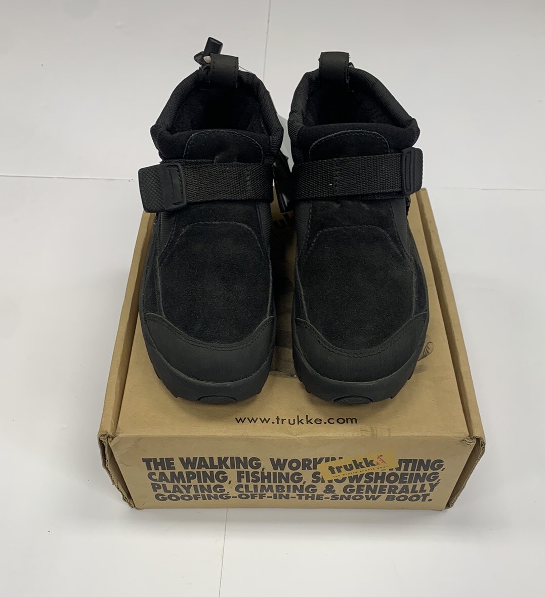 Trukke Black Aleutian Low Cut Boots Size 6 1/2 in