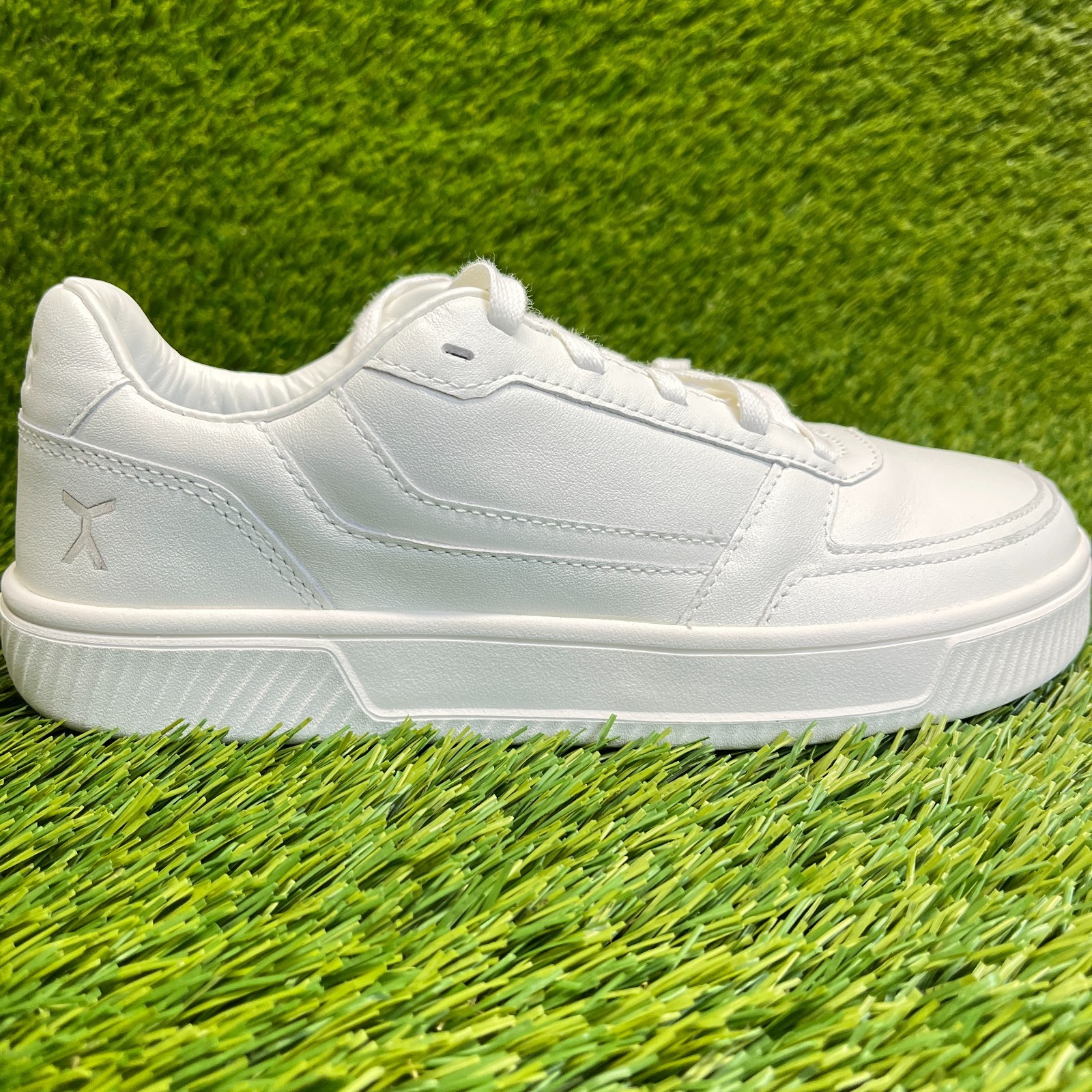 Flux Footwear Adapt Leather Trainer White Womens Size 8 Athletic Shoes Sneakers