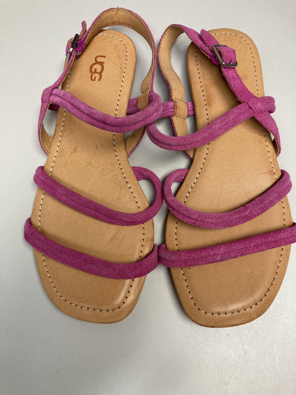 UGG Women’s Fuschia Suede Thin Strap Sandal Size 7