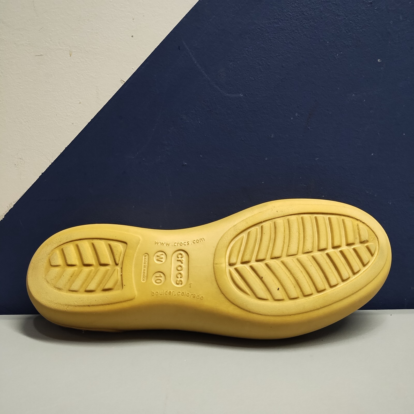 Crocs Croslite Slingback Sandals Womens 10 Tan Cutout Embellished Almond Toe