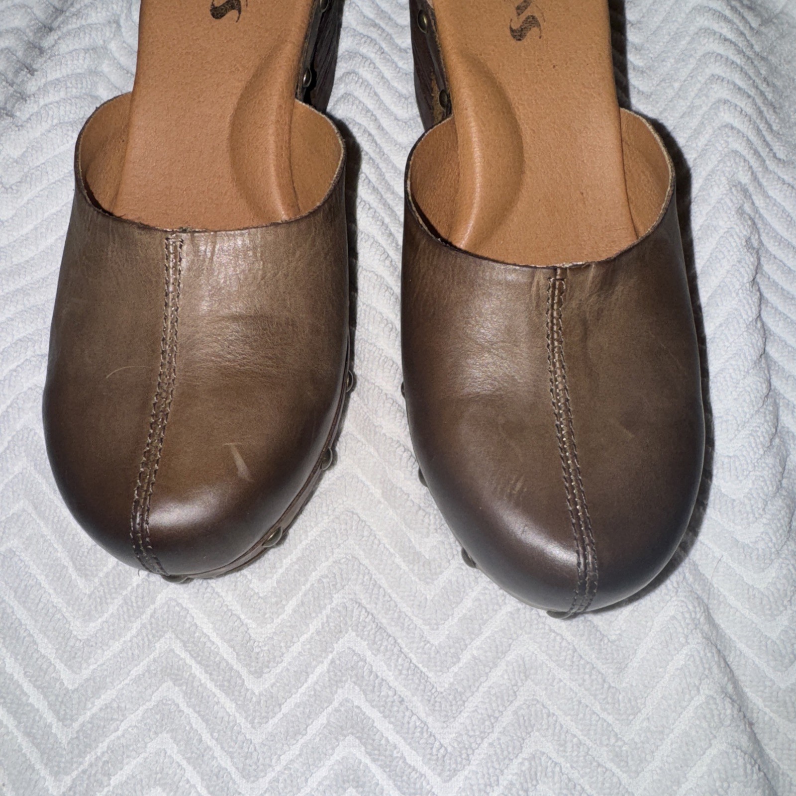Korks Evah Clog Chunky Wood Heel Mushroom Brown Leather Studded Strap Y2K Sz 8