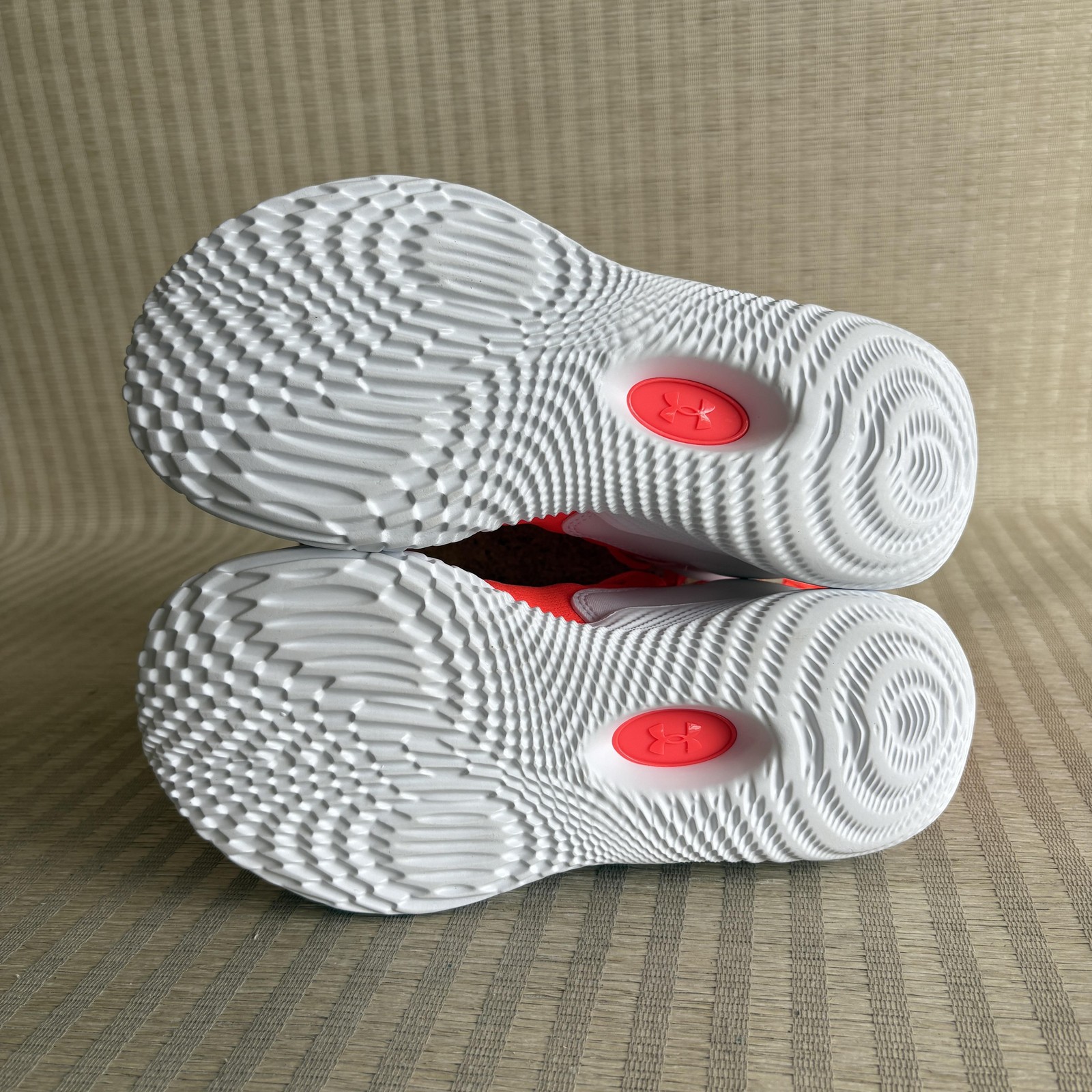 Under Armour Flow Highlight Ace Volleyball Shoes Womens 8 Beta White 3027083-101