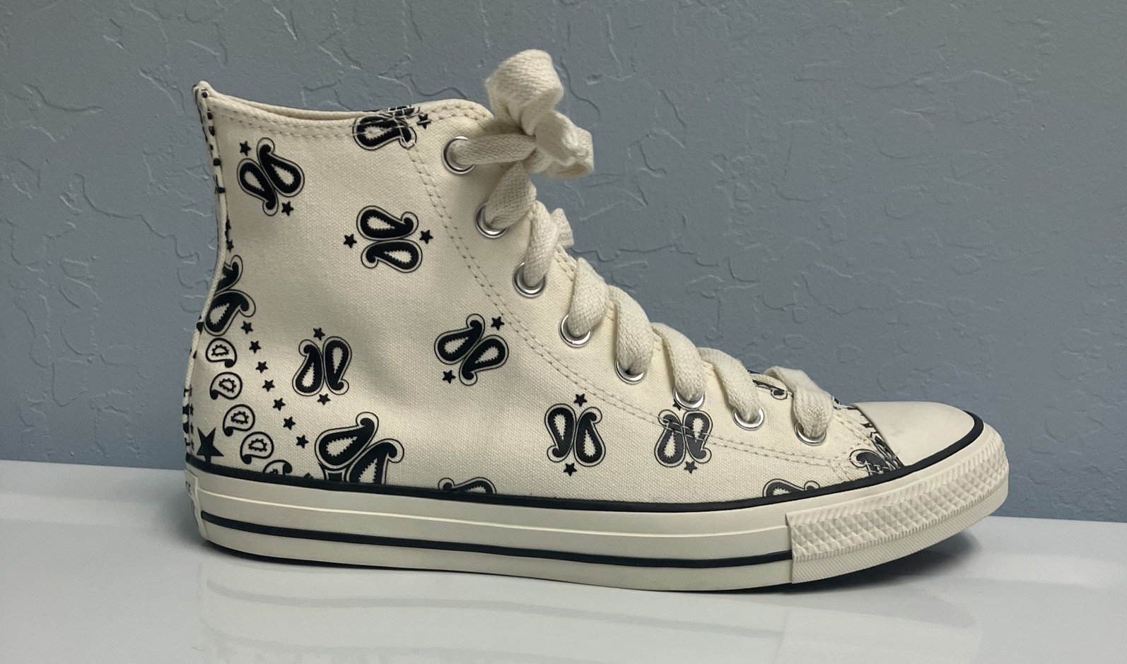 Converse All Star Black and White Customized High Tops Men’s 9 Chunky Laces New!