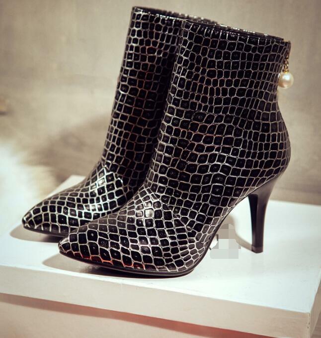 Women Elegant Real Leather Short Boots Back Zipper Pointed Toe Ankle Boots Shoes