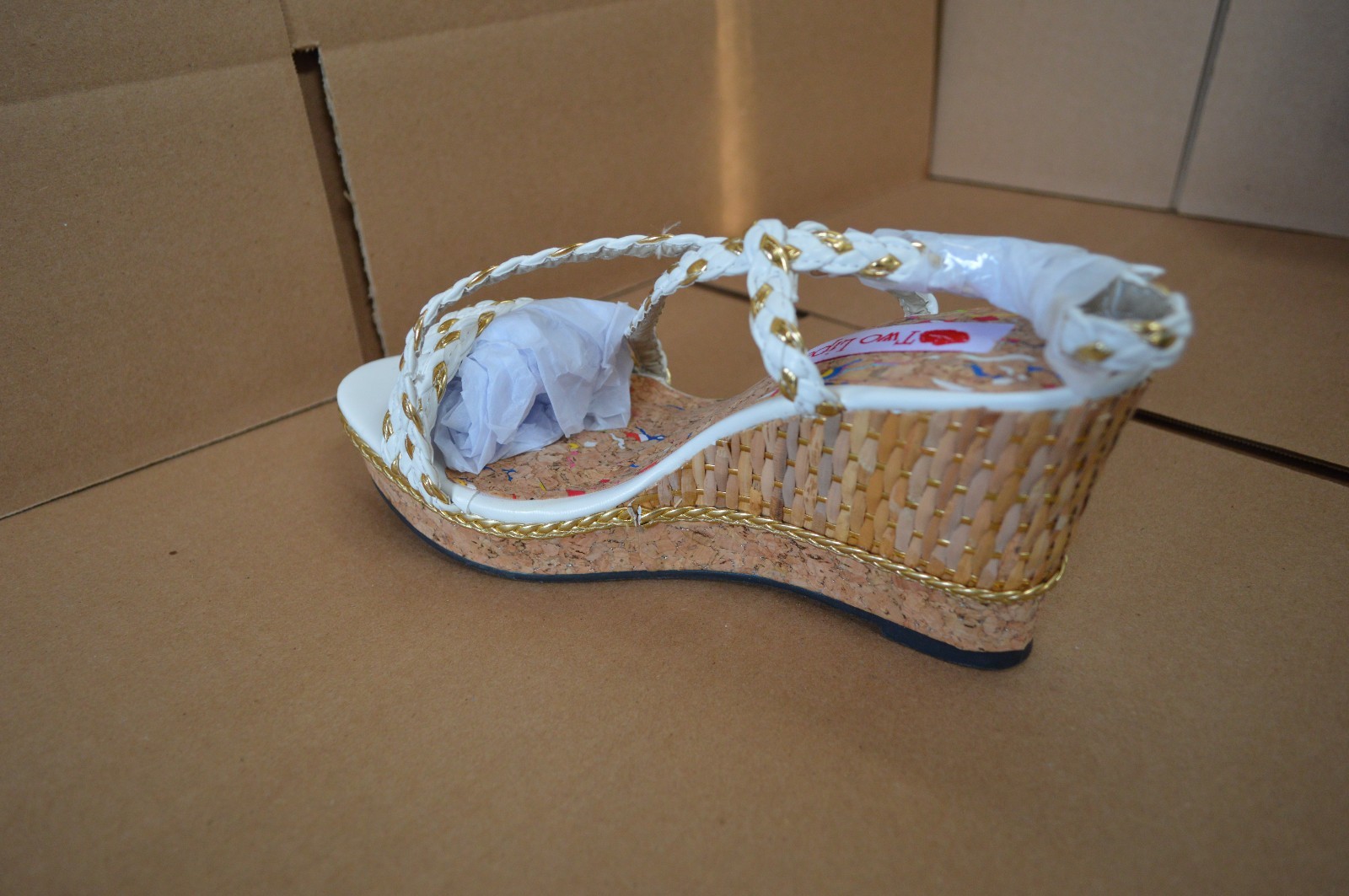 NWOB Two Lips Hazel White Women’s Wedge Sandals