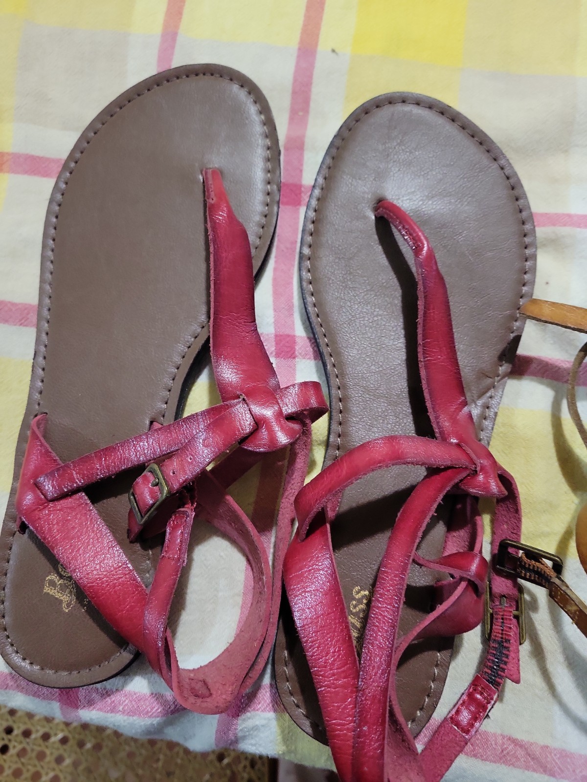 2 pair Women’s G.H. Bass. 6.5M Sandals Casey Model All Man-Made Materials
