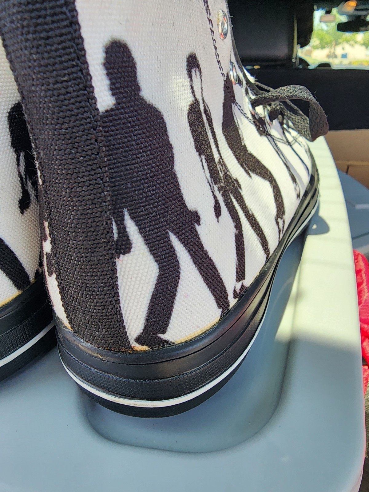 KING OF POP HIGH TOPS MICHAEL JACKSON SHOES SIZE 7 UNISEX