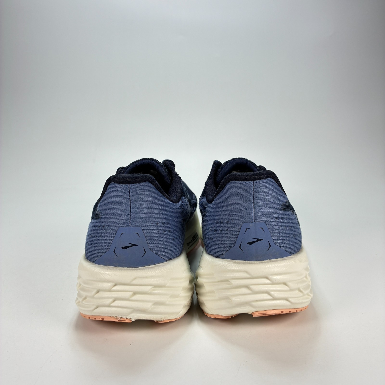 Brooks Launch 11 Peacoat Blue Peach Running Shoes 1204391B483 Women’s Size 10