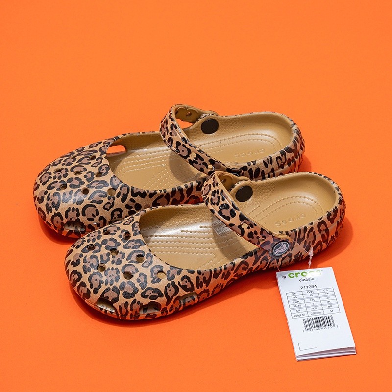 Crocs Classic Clog Sandals, Women’s Shoes, Slippers, Ballet Shoes Beach