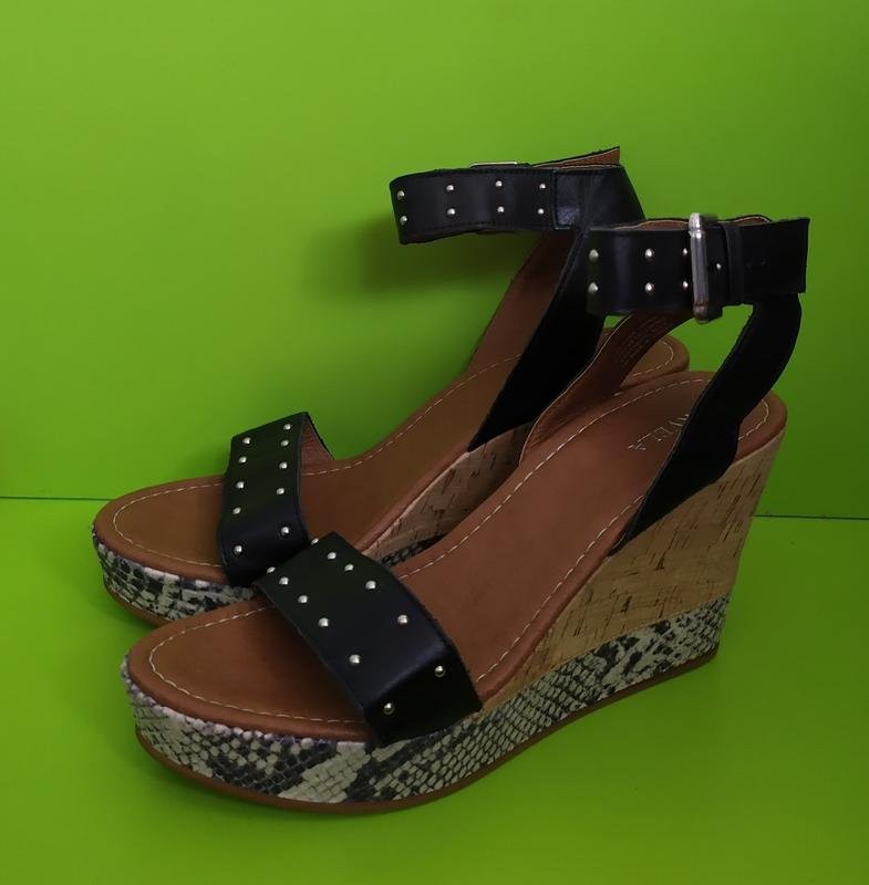 Women Carvela heels black synthetic leather 40