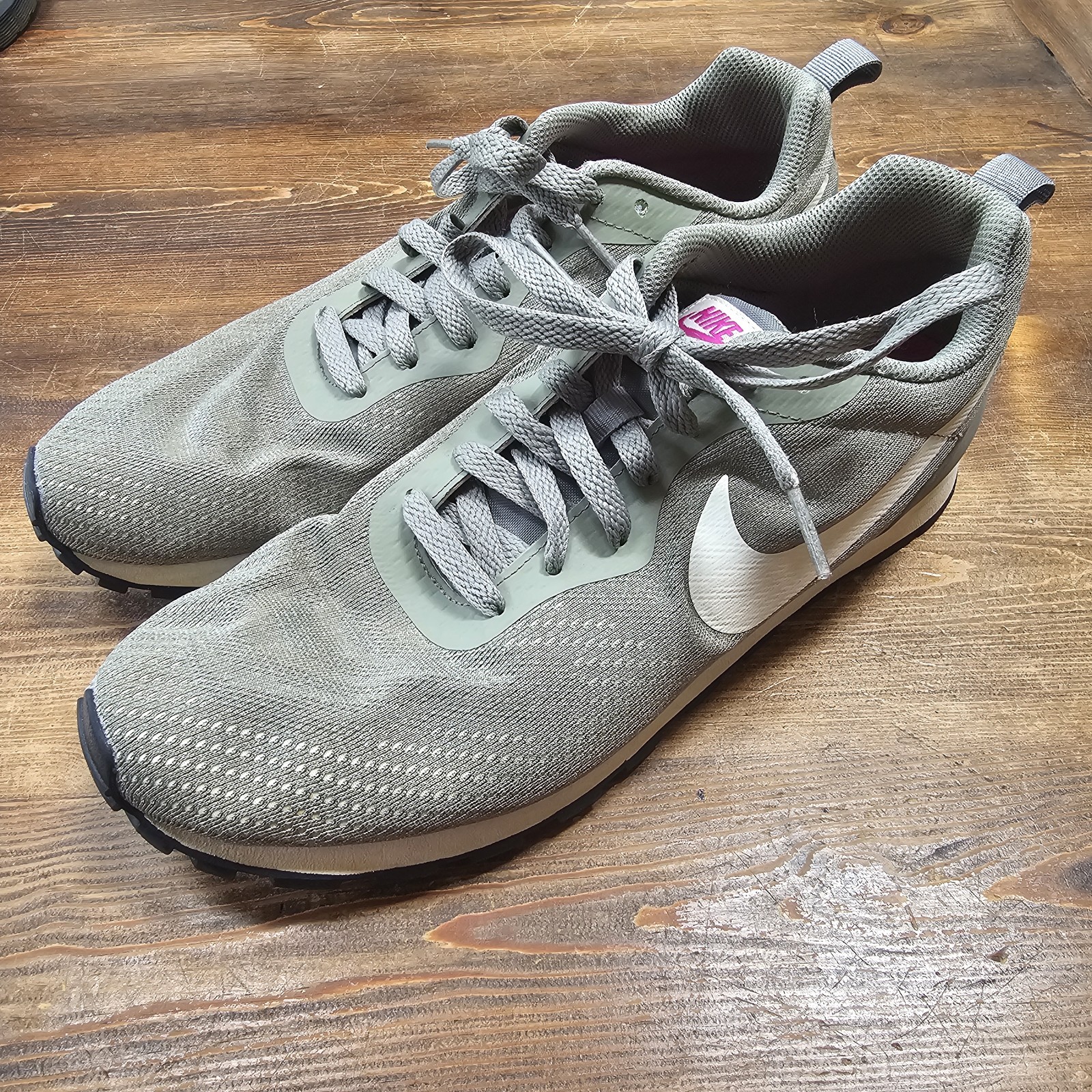 Nike MD Runner 2 W Eng Mesh Dark Stucco 916797-002 Womens Sz 11 Shoes Sneakers
