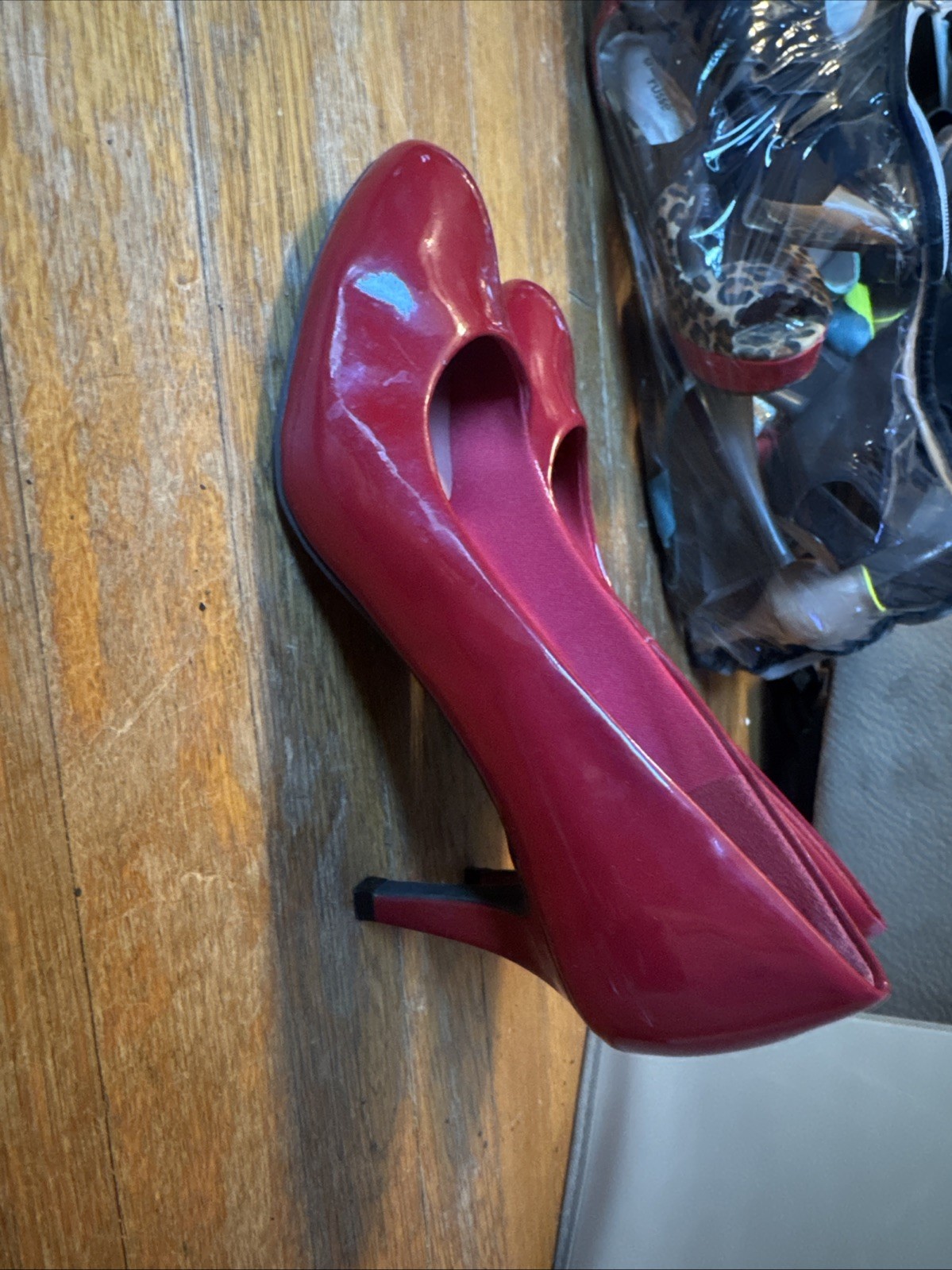 Comfort plus by Predictions red sleek womens heels size 8, only worn a few times