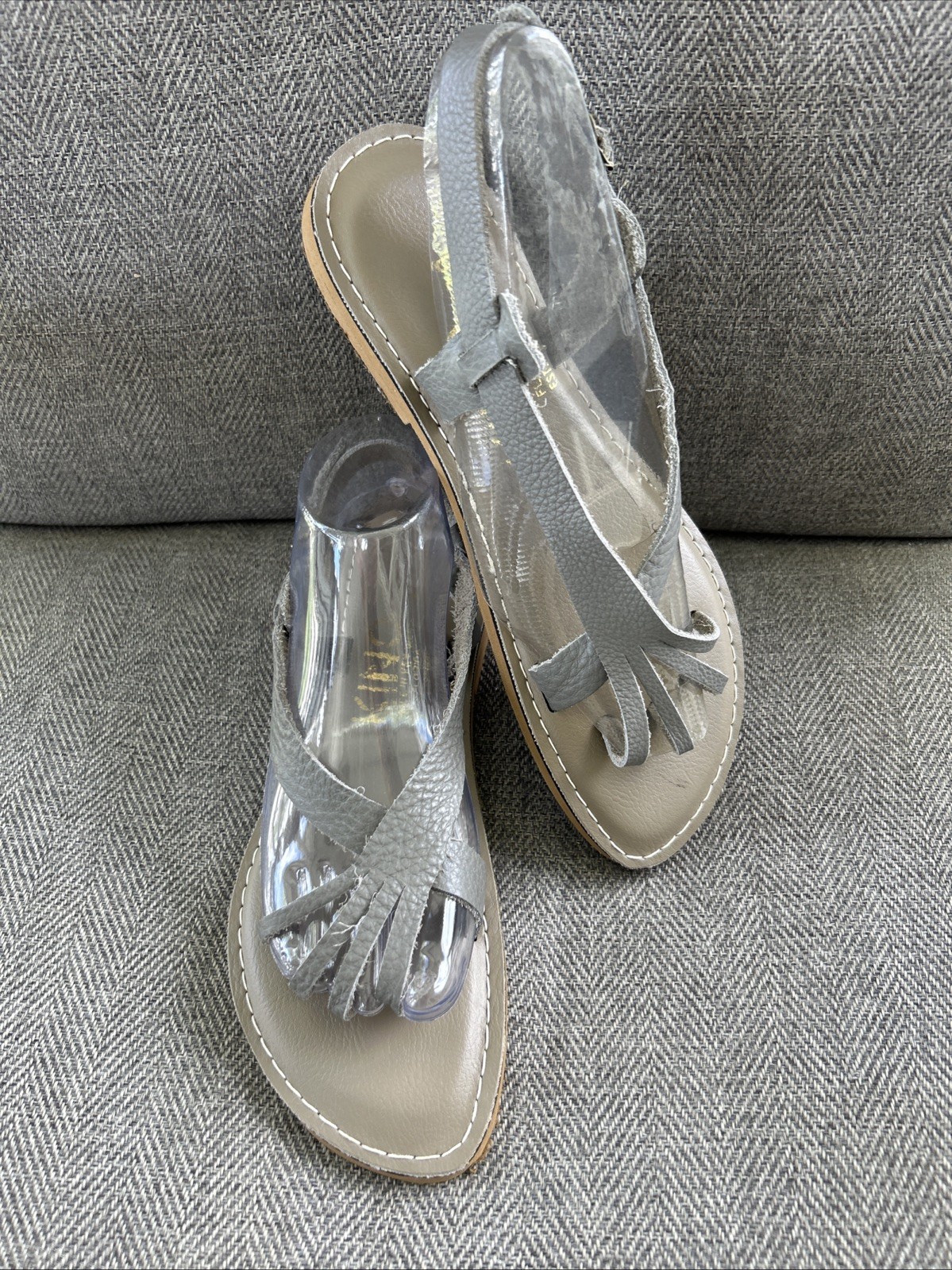 Kino Sandals Spider Flats Gray Leather 2 Straps Round Toe Buckle Strap Size 10 M