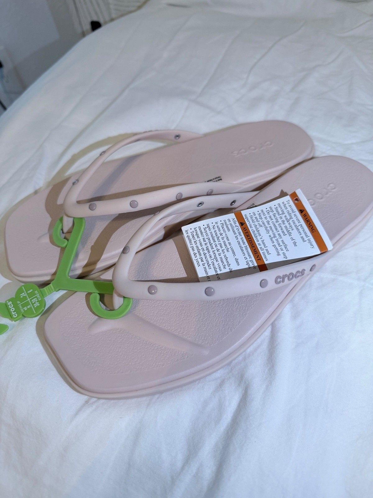 Crocs Women’s Pink Thong Sandals Synthetic Slip On Logo Studded US 8 EU 39-40