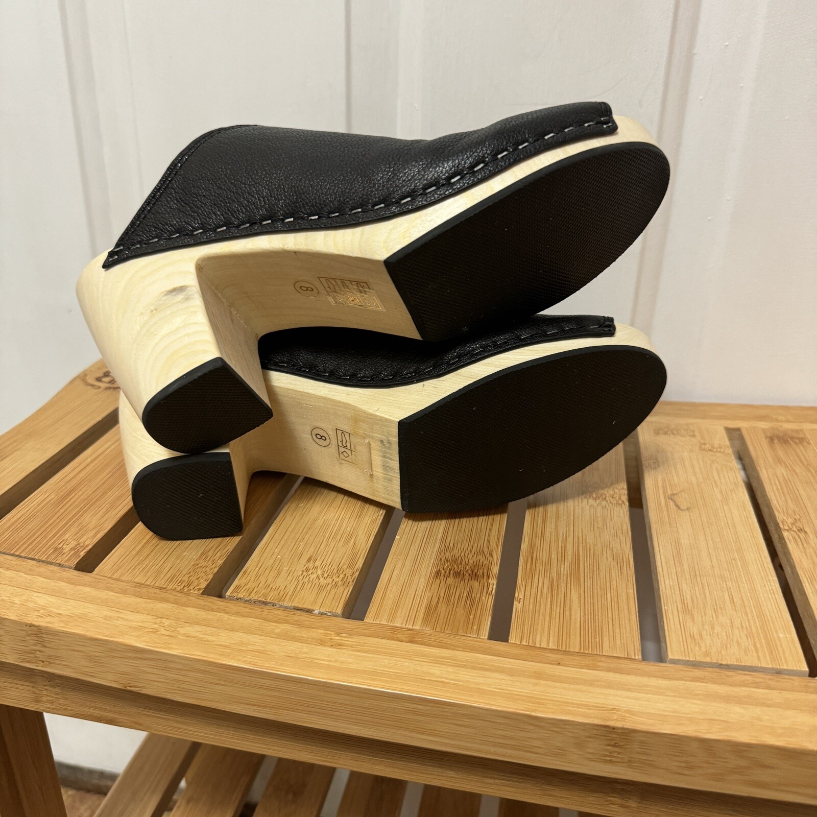 Kelsi Dagger 8 Boulder Mules Clogs Open Toe Black Leather Wooden 3.25 Heel