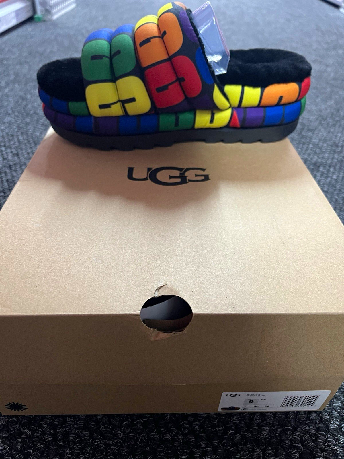 UGG Women’s Slide Sandals Pride Logo Multicolor Faux Fur Lined US 9